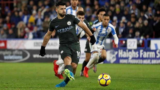 Sergio Aguero menyamakan kedudukan untuk Manchester City.