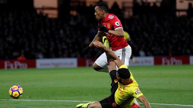 Anthony Martial melengkapi keunggulan MU dengan skor 3-0 atas Watford di babak pertama.