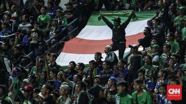 Bonek--kelompok suporter Persebaya--bakal kembali meramaikan atmosfer Liga 1 musim depan. (