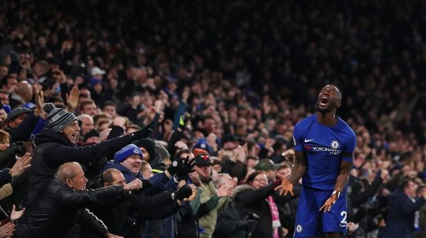 Gol tunggal Antonio Ruediger bawa Chelsea menang atas Swansea City.