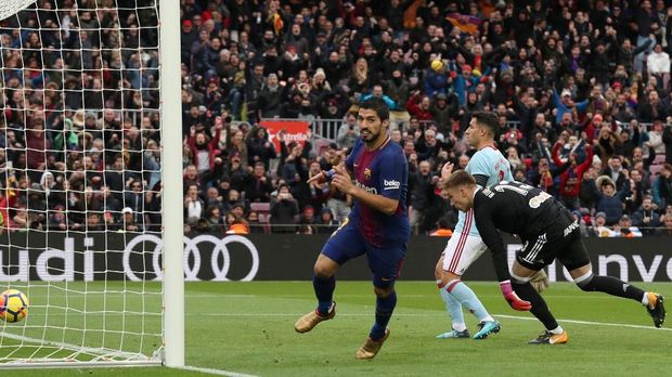 Luis Suarez sempat membawa Barcelona unggul 2-1 atas Celta Vigo. (