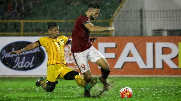Ilija Spasojevic berlaga di Stadion Harapan Bangsa dalam ajang Tsunami Cup 2017.