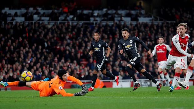 Manchester United menang 3-1 atas Arsenal. (