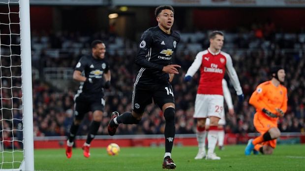 Kekuatan lini depan Manchester United bakal bertambah jika kedatangan Alexis Sanchez.