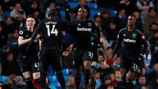 Manchester City kebobolan lebih dulu sebelum menang 2-1 atas West Ham United. (