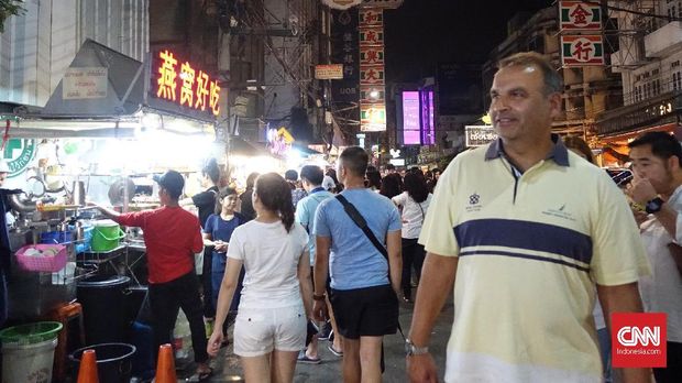 Mencicip Wisata Malam di Pasar Bangkok