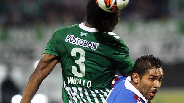 Emerson (kiri) kebetulan tak masuk skuat Chapecoense di final Copa Sudamericana.