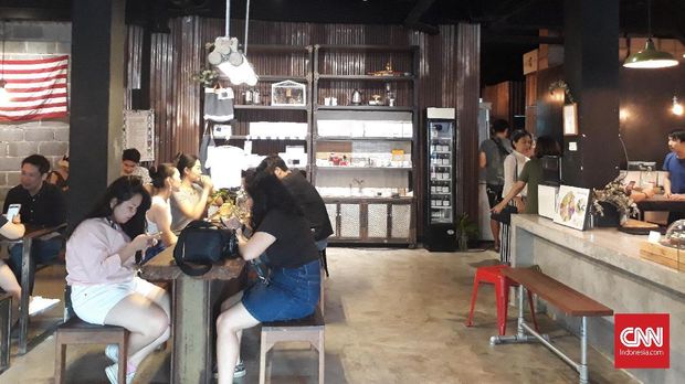 Menjajal Kedai Kopi dan Teh ala Bangkok
