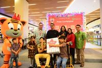 Kisah Bocah yang Tetap Mandiri Meski Salah Satu Matanya Buta