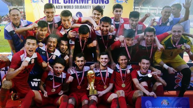 Azamat Baimatov ikut ambil bagian mengantar Timnas Kirgistan juara Tsunami Cup 2017.
