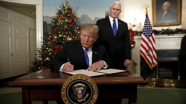 Donald Trump mengancamm akan mencabut bantuan untuk Palestina.