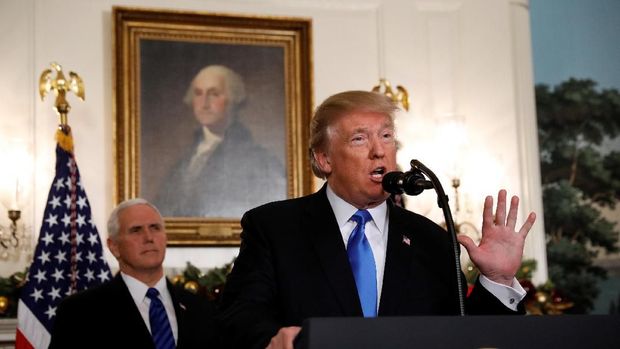 Presiden Trump membuat daftar berita yang menurutnya palsu.