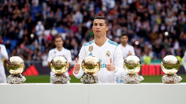 Cristiano Ronaldo kini sudah memenangi lima trofi Ballon d'Or. Satu di antaranya Ballon d'Or 2013.