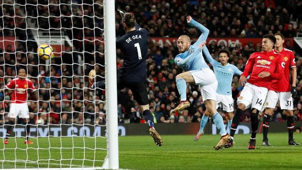David Silva sempat membuat MU tertinggal di babak pertama.