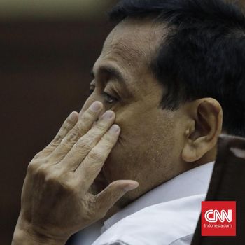 Setya Novanto Menunduk Berjam-jam di Sidang e-KTP