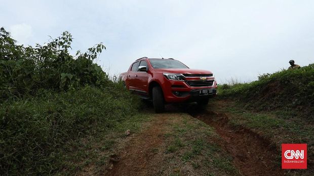 Bekal Tenaga Besar Double Cabin Chevrolet Colorado