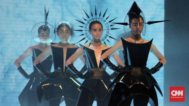 'Equilibrium', Ledakan Imajinasi Rinaldy A Yunardi