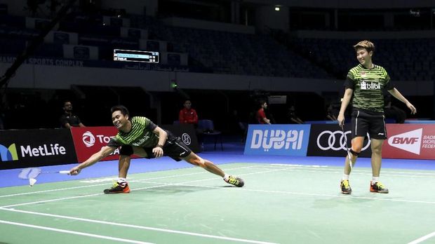 Tontowi/Liliyana kalah dua gim langsung dari unggulan pertama Zheng/Chen.