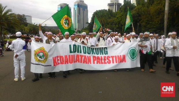 Sejumlah ormas juga ikut aksi bela Palestina di kawasan Monas, Minggu (17/12).