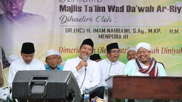 Menpora Imam Nahrawi rutin mengunjungi Ponpes di di sejumlah daerah di Indonesia. (