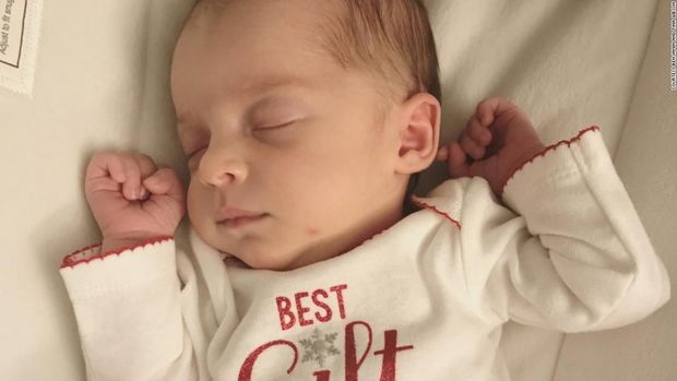 Bayi Ini Lahir dari Embrio yang Dibekukan Selama 24 Tahun