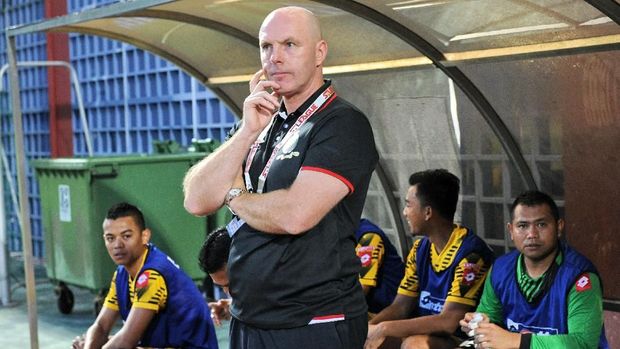 Pelatih DPMM FC, Steve Keane menyayangkan perubahan regulasi pemain asing di Liga Singapura.