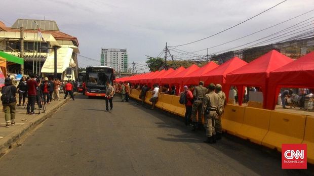 Jalan Tanah Abang Ditutup, Banyak Pengendara Bingung