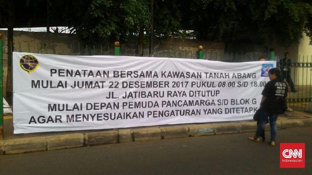 Satu Jalur di Tanah Abang Sudah Ditutup Demi Bangun Tenda PKL