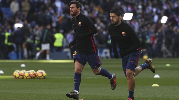 Lionel Messi dan Luis Suarez baru mengikuti latihan pada Selasa (2/1) setelah mendapat kompensasi dari tim pelatih Barcelona.