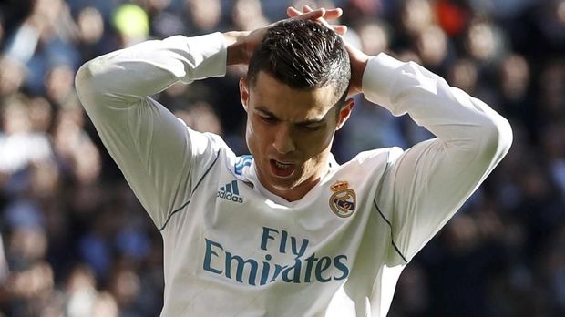 Cristiano Ronaldo dikabarkan kecewa dengan Real Madrid yang tak mau meningkatkan jumlah gajinya.