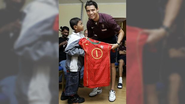 Martunis dianggap Cristiano Ronaldo sebagai anak angkat.