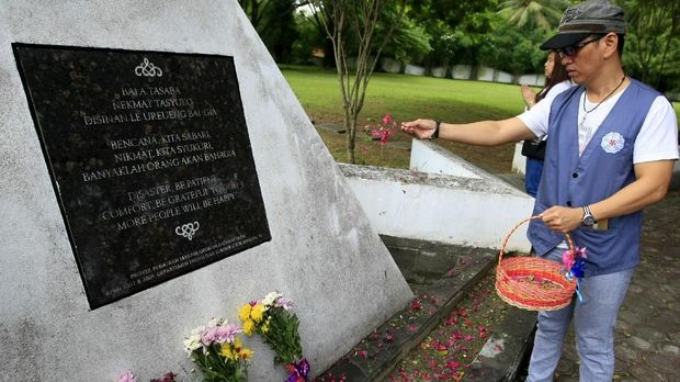 Peringatan 13 Tahun Tsunami Aceh dan Bendera Setengah Tiang