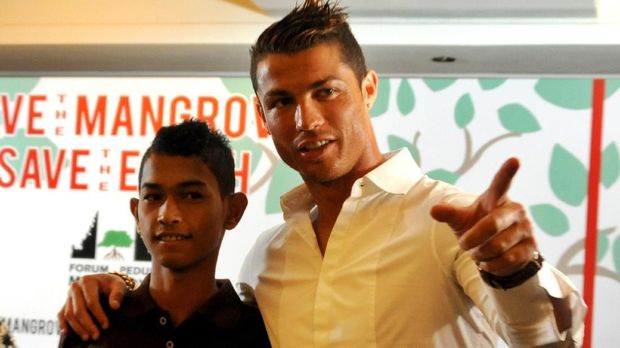 Martunis pernah dikunjungi Cristiano Ronaldo di Banda Aceh pada 2005. (
