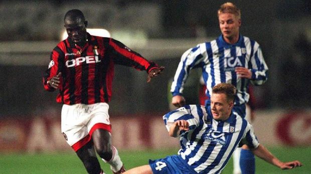 George Weah menyabet gelar Pemain Terbaik FIFA dan Ballon d'Or pada 1995.