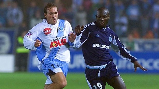 George Weah sempat membelaOlympique Marseille di pengujung karier