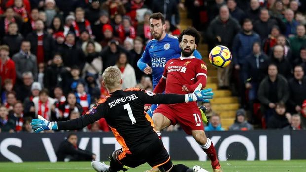 Mohamed Salah mencetak dua gol untuk memenangkan Liverpool atas Leicester 2-1. (