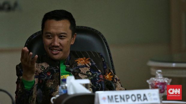 Menpora berharap bonus menjadi PNS memacu semangat atlet jelang Asian Games 2018.