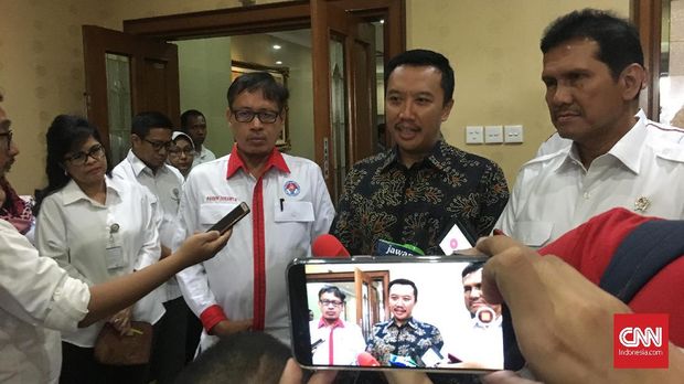 Menpora RI, Imam Nahrawi berterima kasih kepada MenPAN-RB Abnur atas pengangkatan 137 atlet menjadi PNS. (
