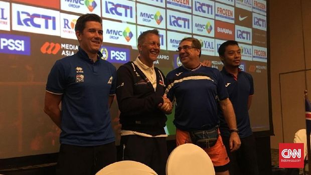 Timnas Islandia merasa aneh dengan rumput SUGBK yang dianggapnya terlalu tinggi.