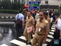 Koridor Lantai 1 Gedung BEI Ambruk, Banyak Korban Luka