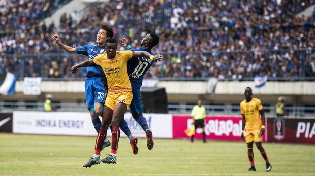 Gol tunggal Oh In Kyun memastikan kemenangan Persib Bandung 1-0 atas Sriwijaya FC.
