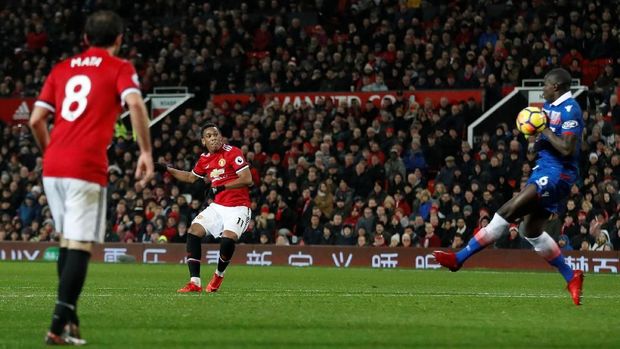 Anthony Martial selalu mencetak gol ketika MU menjamu Stoke City di Old Trafford dalam tiga musim beruntun.