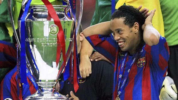 Ronaldinho mengakui tidak terlalu suka menonton sepak bola. (