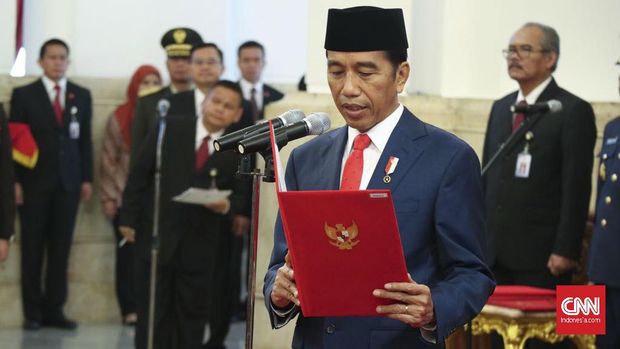 Posisi Airlangga Dinilai Demi Menjaga Kabinet dan Golkar