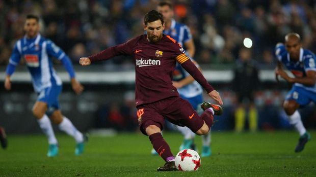Lionel Messi gagal mengeksekusi penalti saat melawan Barcelona.