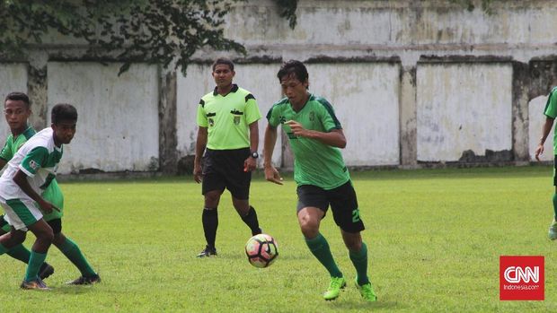 Rishadi Fauzi menyambut baik kedatangan para pemain baru di Persebaya Surabaya.