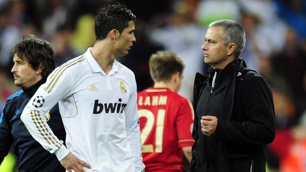 Cristiano Ronaldo pernah bekerja sama dengan Jose Mourinho saat di Real Madrid.