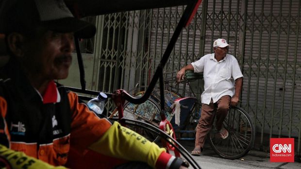 Pengayuh Becak Menanti Janji Manis Anies