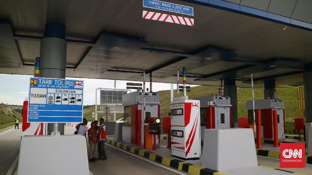 Naik Truk, Jokowi Resmikan Tol Pertama di Lampung