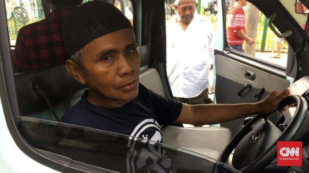 Cerita Sopir Angkot Tanah Abang Morat-Marit Kejar Setoran
